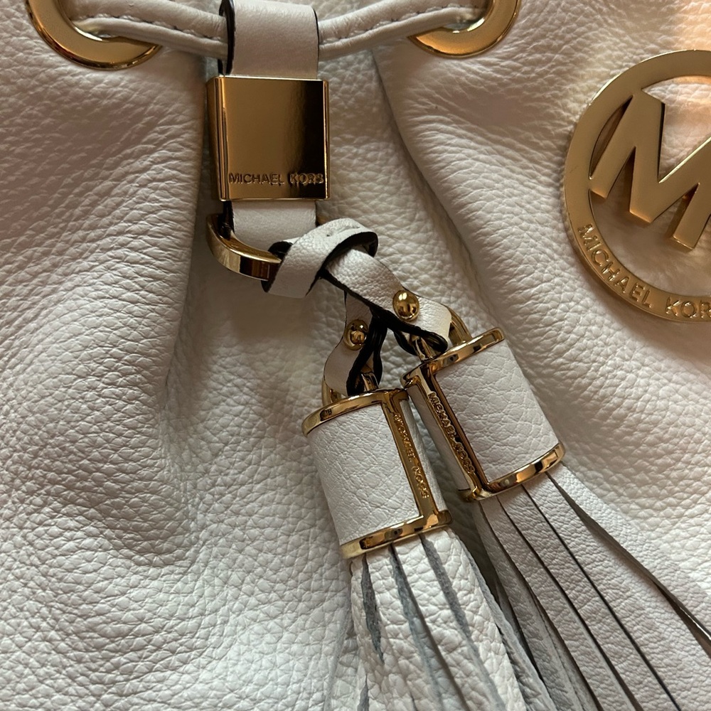 Michael Kors Camden white pebbled crossbody - Picture 10 of 10